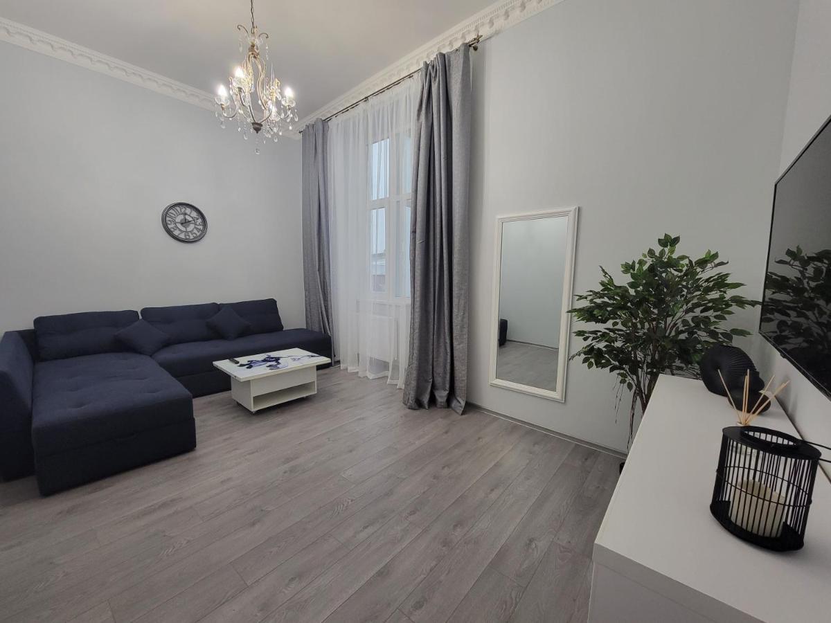 Warm & Cozy Apartment In The Heart Of Historical ลวีฟ ภายนอก รูปภาพ
